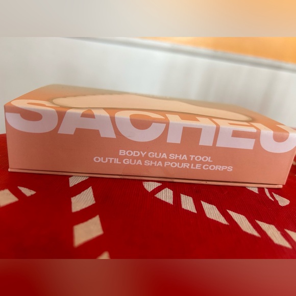 Sacheu Body Gua tool, Slick Skin and lip liner bundle - Picture 2 of 5